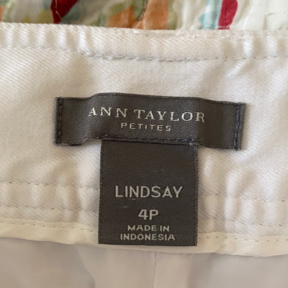 Ann Taylor white capris